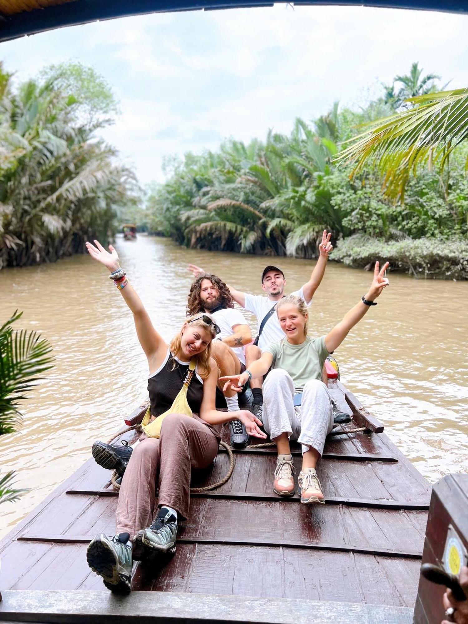 Hide Away Bungalows In Ben Tre City 외부 사진